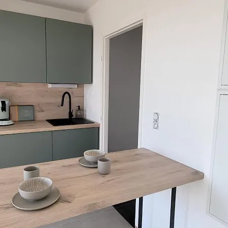 Apartment L'appar-tmn *