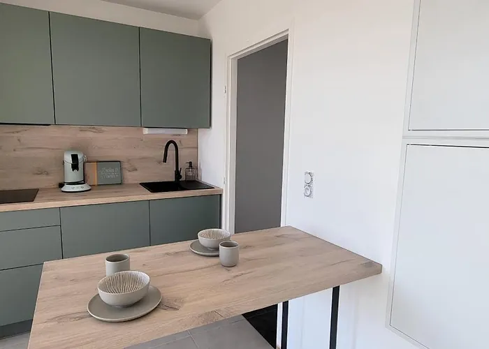 Apartment L'appar-tmn *